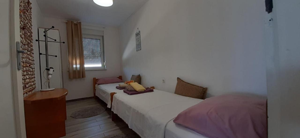 Apartment Mezaroca Rogoznica  Ngoại thất bức ảnh